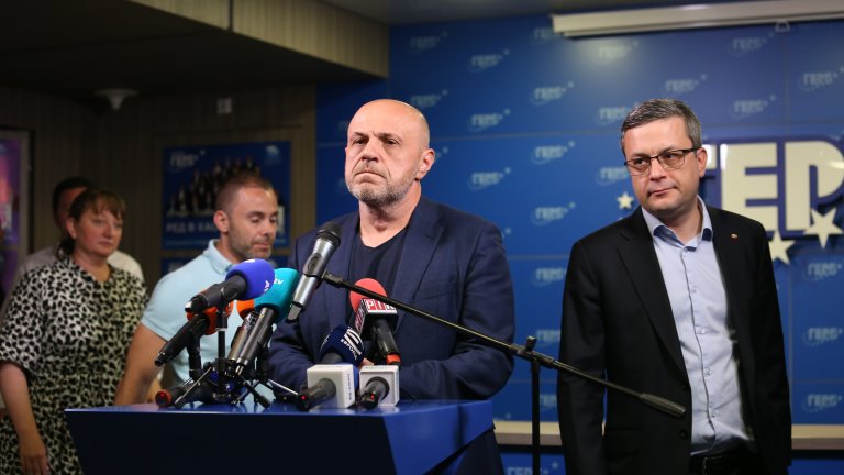 От партията на Бойко Борисов виждат бъдещо правителство в коалиция с БСП или ДПС