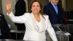 Дина Болуарте бе свалена с импийчмънт