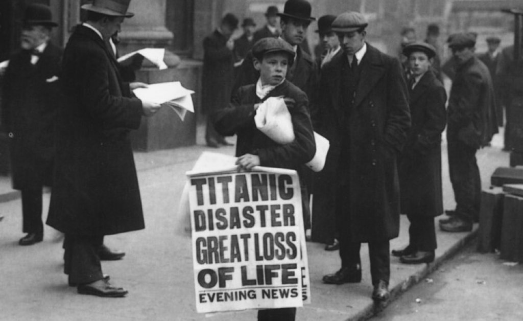 Titanic_newsboy