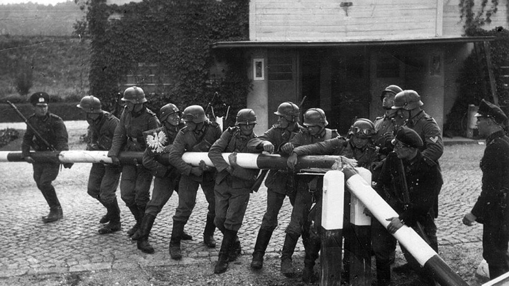 Danzig_Police_at_Polish_Border_(1939-09-01)