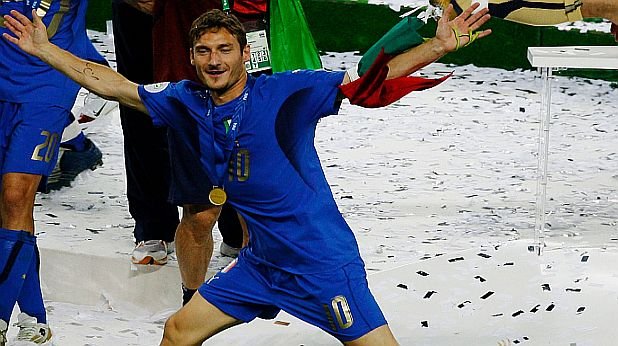 Със спечелването на световната титла през 2006 г. "принцът на Рим" Тоти прецени, че е постигнал всичко с националния си отбор и се съсредоточи върху любимия клуб Рома
