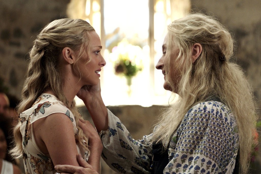 Мерил Стрийп като Дона в \"Mamma Mia: Here We Go Again\". Очаква се продължението на мюзикъла от 2008 г. да надмине успеха на своя предшественик. Никой не знае какво се случва с персонажа на Мерил Стрийп, тъй като тя участваше в трейлърите дотук само в ре
