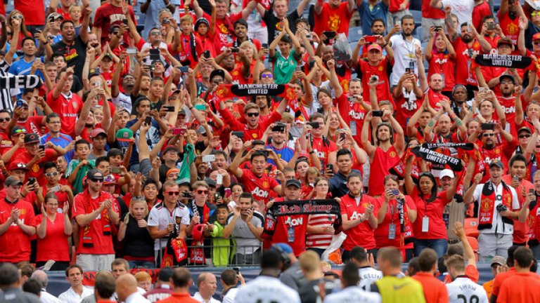 Юнайтед бе преследван от орди запалянковци, а четирите му мача генерираха средна посещаемост от над 68 хиляди!