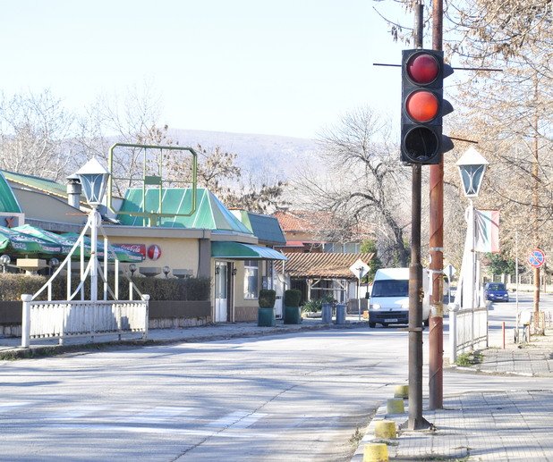 В селото има цели два светофара - още една причина местните да си почитат кмета