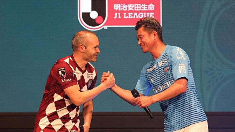 Малко преди да навърши 56 Крал Казу се завърна да играе в Европа