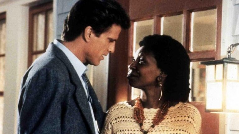 Малко след снимките на "Произведено в Америка" Тед Дансън и Упи Голдбърг започнаха страстна авантюра, която предизвика и развода на Дансън с тогавашната му съпруга Кейси Коутс