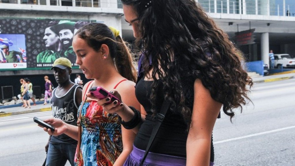 afp-forget-social-media-friends-and-family-drive-purchases-study