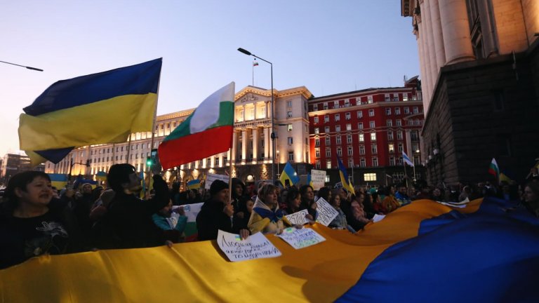 Хиляди излязоха в София на протест срещу руската агресия в Украйна