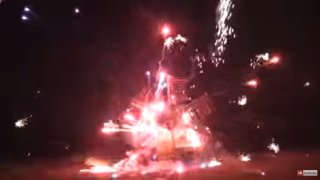 Колин Фърз , фойерверки, youtube