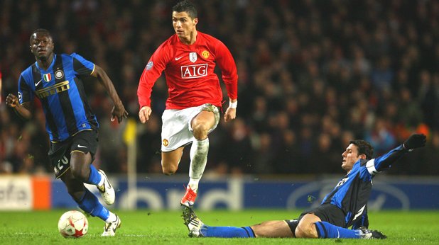 Навремето, като играч на Манчестър Юнайтед, Кристиано Роналдо пръв имаше нахалството да говори за "робство" във футбола - също за да премине в Реал 