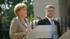 Германският канцлер Ангела Меркел заяви, че новите санкции ще бъдат наложени на Москва, ако не промени курса си, като отхвърли възможността за военно решение на конфликта.