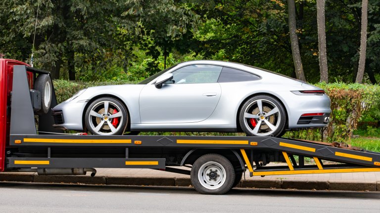 И никой не знае защо