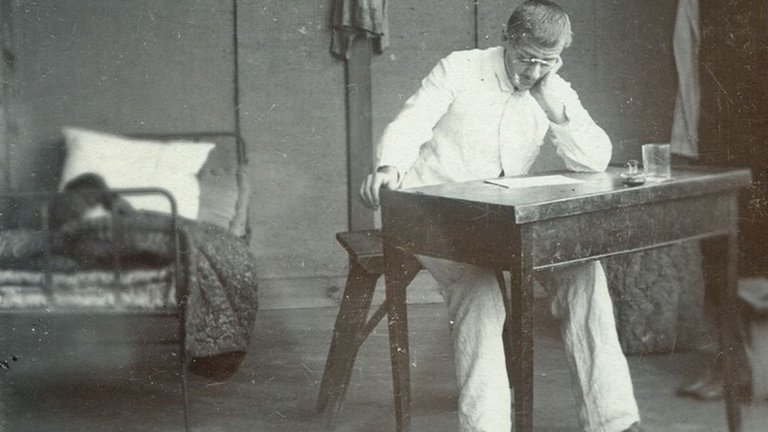 Драйфус е осъден на доживотна каторга и е заточен на Дяволския остров. Освободен е години по-късно, но не и преди неговият случай да се е превърнал в разделителна линия за френското общество.