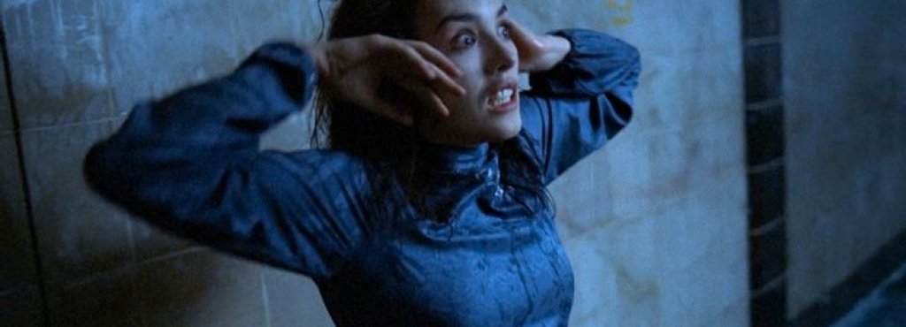 "Обладаване"
"Обладаване" на Анджей Жулавски е френско-западногермански хорър от далечната 1981 г. Изабел Аджани играе млада жена в Берлин от времето на Студената война, която изоставя съпруга и любовника си заради чудовище с телепатични сили. В началото филмът прилича на психологически трилър, но постепенно все повече се заравя в света на Лъвкрафт, включвайки низки желания, странни създания и края на света.