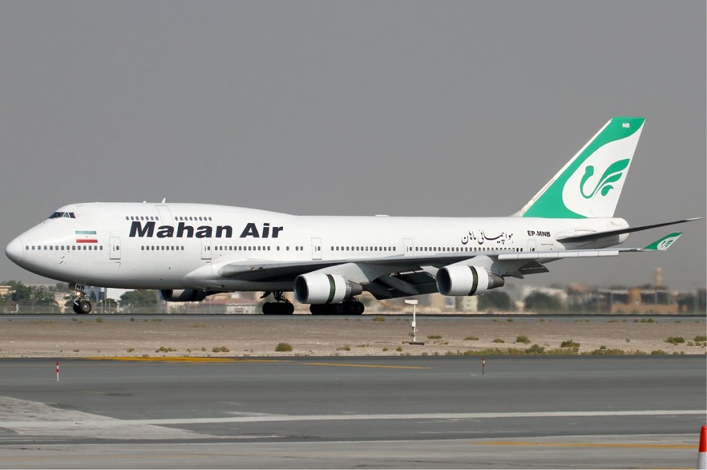 Mahan_Air_Boeing_747-400_KvW