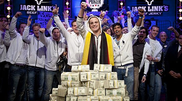 22-годишният германец Пиус Хайнц спечели Световните серии по покер WSOP 2011 в Лас Вегас и получи за успеха си 8,7 милиона долара!
