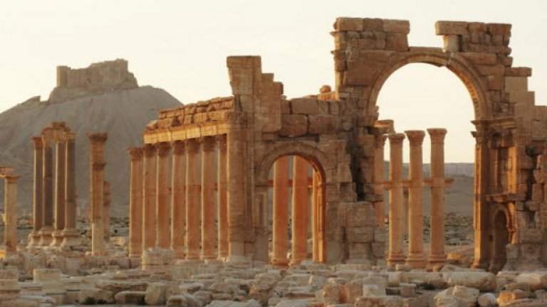 Арката в Палмира преди разрушенията на ИДИЛ