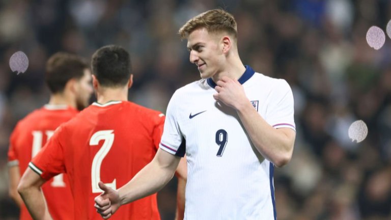 Лиъм Делап взе фланелката с №9 в Челси - номера, с който играе и в младежкия национален отбор на Англия. Досега в Ипсуич нападателят бележеше с 19-ката.