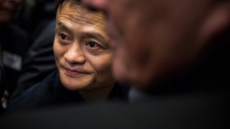 На 50 години Джак Ма е председател на борда на Alibaba, най-голямата китайска компания за онлайн търговия, която току-що организира първично предлагане на акции на Нюйорската фондова борса, при което набра около 22 млрд. долара.
