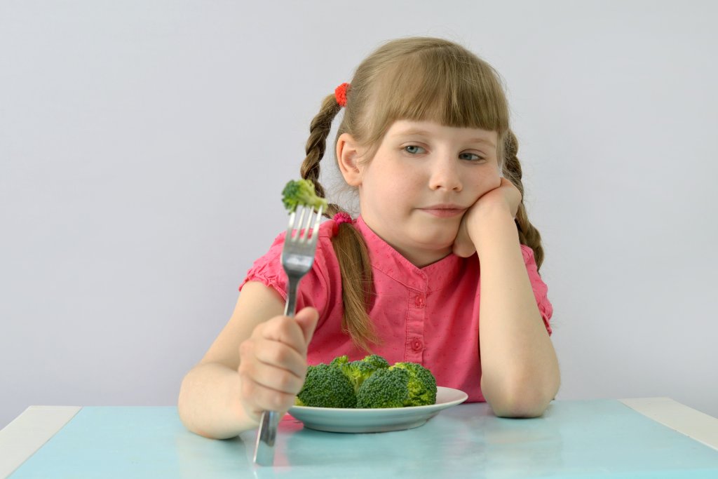 дете деца броколи istock getty images