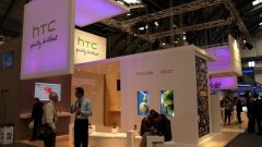 HTC е първата голяма компания, с която Apple вече не води патентни войни