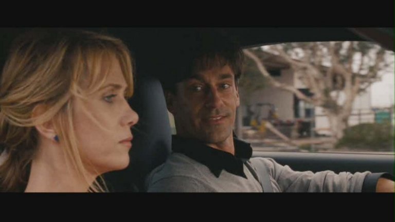 Според Уиг обаче в цялата сцена няма нищо секси. "Дори не се поглеждахме в очите" - отрича актрисата, но "Хам си спечели парите този ден".