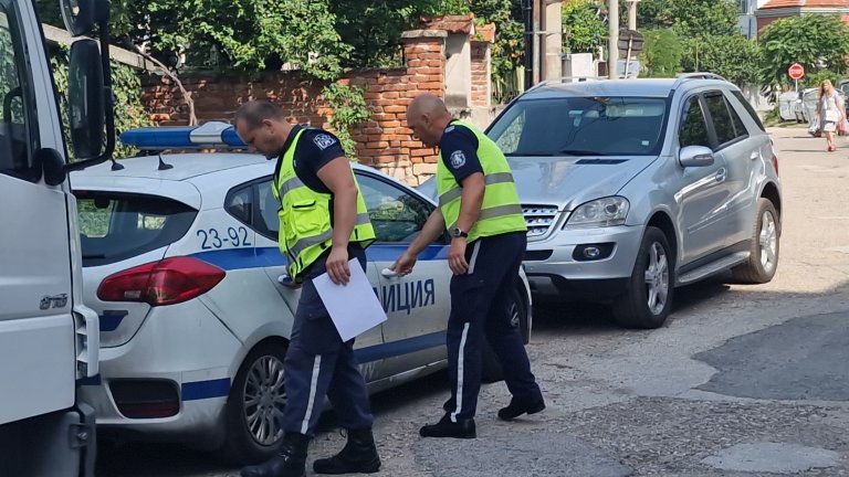 Задържани за четирима души, смятани за организатори