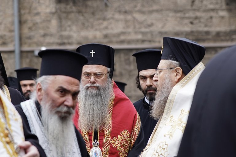 Дядо Николай Пловдивски е смятан за един от основните кандидати за патриаршеския престол сега. Проблемът при него е доста спорният му обществен профил.