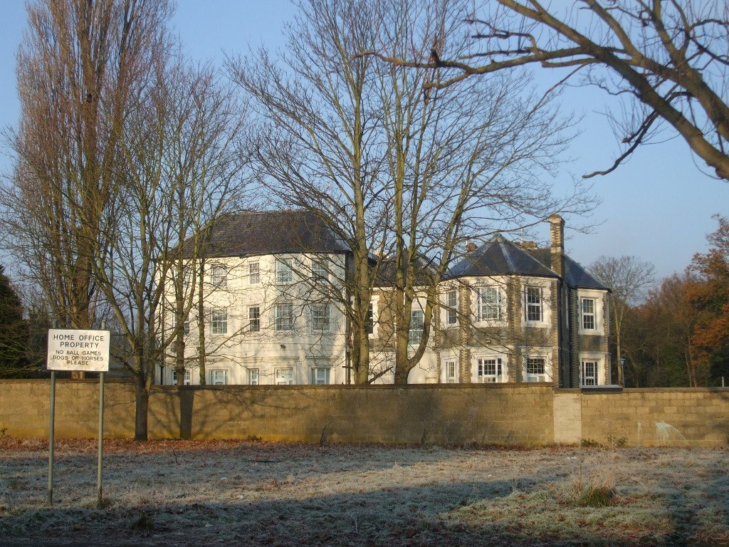Latchmere_House_from_Latchmere_Lane