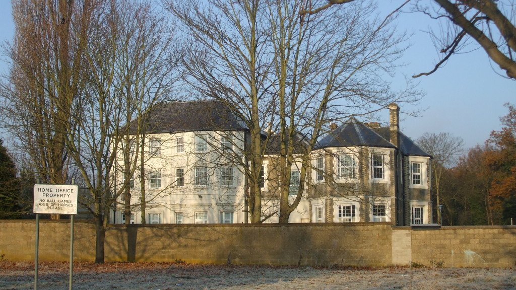 Latchmere_House_from_Latchmere_Lane
