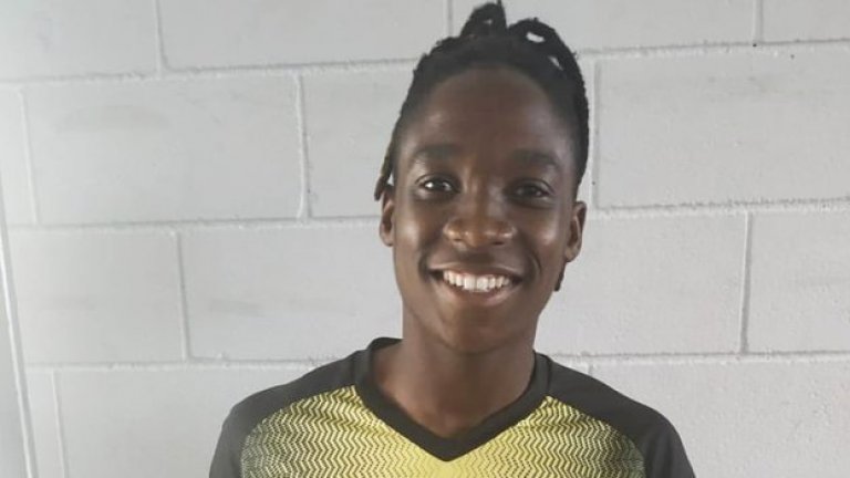 Мъже ли са? Подозрения, че три футболни националки мамят