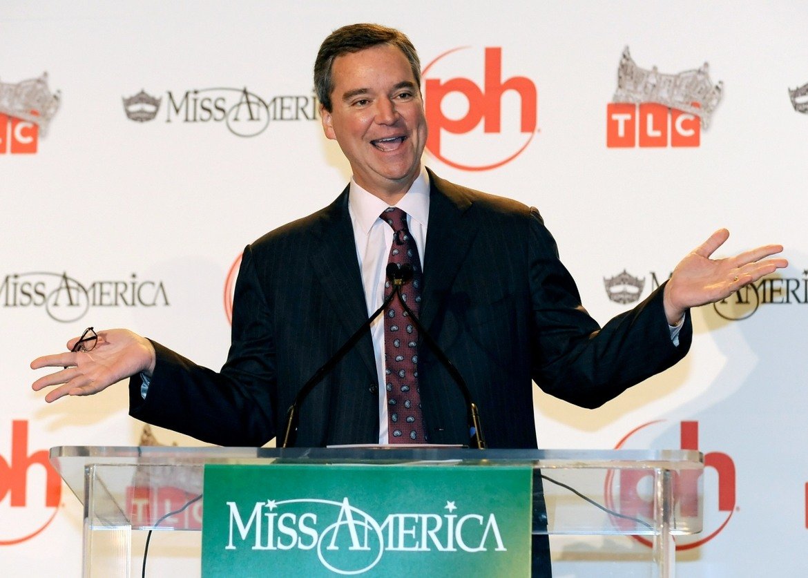 Сам Хаскъл и още няколко лица от ръководството на "Организацията Мис Америка" вече подадоха оставки заради скандала.