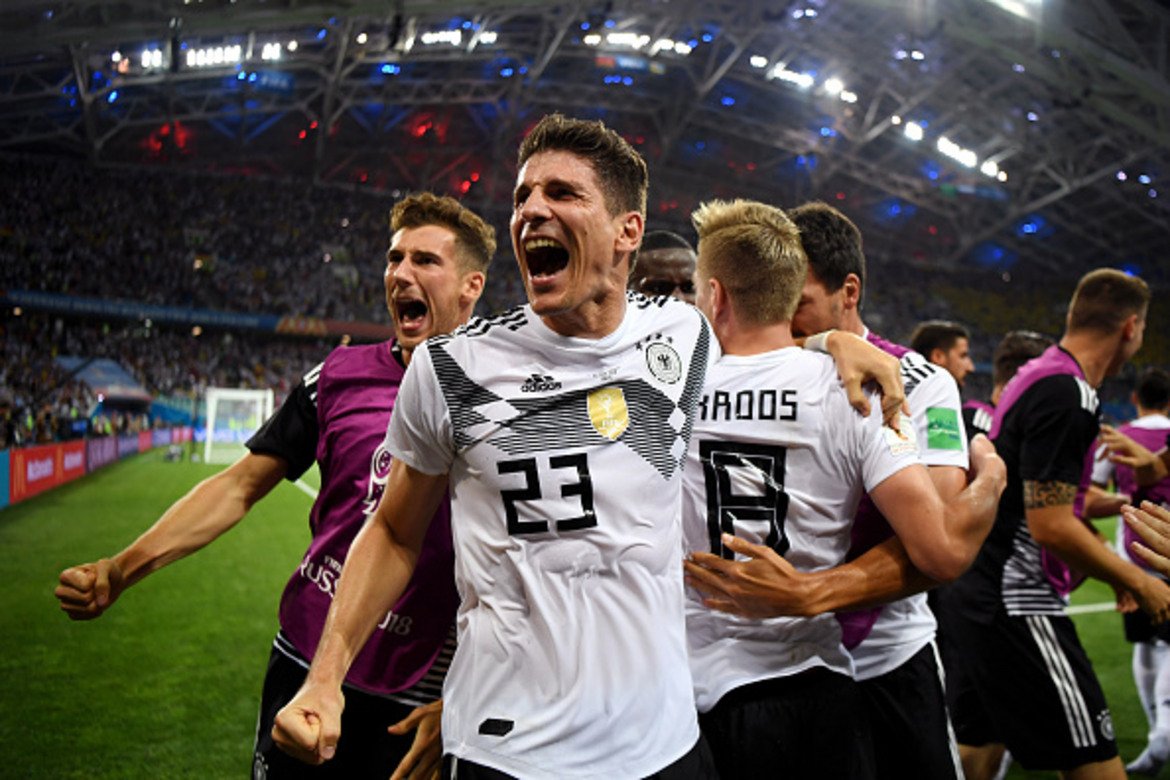 Великолепен удар на Тони Кроос в последните секунди донесе измъчената победа на Германия с 2:1 над Швеция