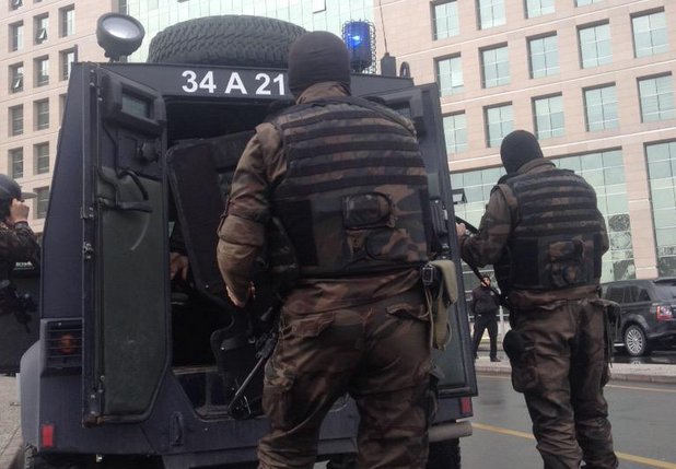Полицията щурмува сградата на Съдебната палата в Турция, след като прокурор Кираз беше взет за заложник