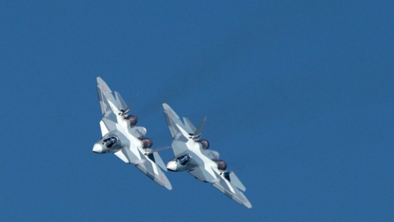 Су-57 е трудно забележим за радарите благодарение на използването на специални материали, на иновационните технологии и аеродинамичната компановка на изтребителя.