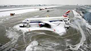 city-airport-plane_1776690i