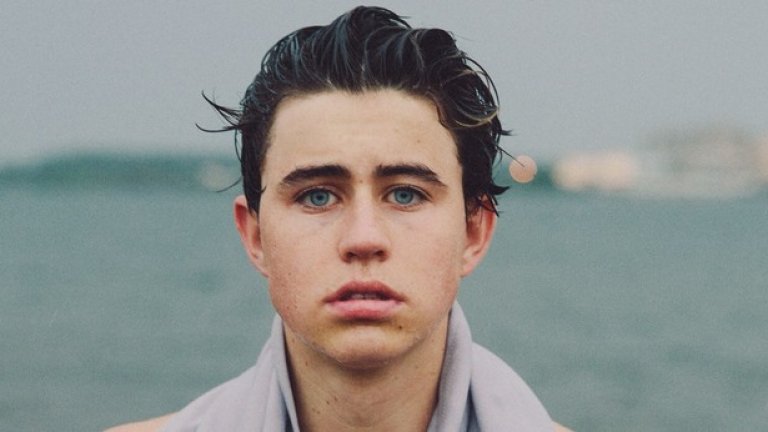 Наш Гриер  е един от най-известните потребители на Vinе, той може да се похвали с над 12 милиона последователи в социалната мрежа за креативен видеобмен с дължина до 6 секунди, но с почти никакви медийни изяви. 
 Гриер има само едно телевизионно участие през април 2014 г. в предаването „Добро утро, Америка“. Така че шансовете му за трайно задържане на гребена на вълната са доста ниски.