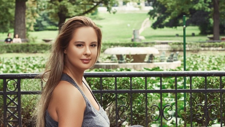 Спазваш ли някакви определени диети?
Сега не спазвам никакви диети, докато тренирах имах режим, който не беше точно диета, а си беше чист глад. След като се отказах от спорта не съм се лишавала от нищо.