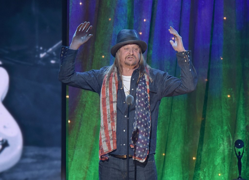 Когато е на 15, Kid Rock се присъединява към банда, наречена Best friends. Чрез нея започва да продава наркотици и си осигурява доста лежерно съществуване. Един ден, някакъв мъж отправя оферта към бандата да се пробват в неговата музикална група Beast Cre