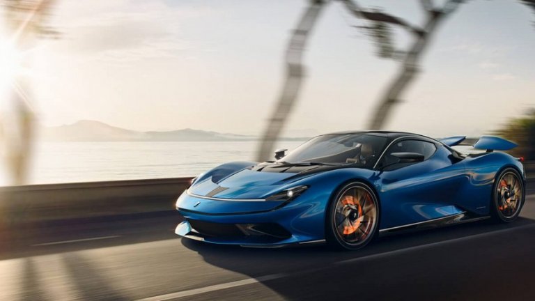 Pininfarina Battista 
Pininfarina Battista беше представена на автосалона в Женева през март тази година, а първите електромобили от серията ще са при клиентите в началото на 2020 г. Дизайнът на автомобила е характерен за италианците от Pininfarina – агресивен, но и изчистен и стилен, а производителят го определя като "хиперколата на бъдещето".
Думите на италианската компания не са пресилени – Battista крие под извития си преден капак 1900 конски сили, благодарение на които ускорява от 0 до 100 км/ час за 2 секунди, а от 0 до 300 км/ час – за едва 10 секунди. Може да вдигне максимална скорост от над 350 км/ час, а с едно зареждане успява да измине около 450 км. 
Battista обаче е по-скоро бутиково произведение – от нея ще бъдат направени максимум 150 електромобила. Голяма част от елементите по колата са ръчно произведени. Цената от 2,5 млн. долара явно не плаши феновете на високите скорости, защото вече има поръчани 50 такива коли.