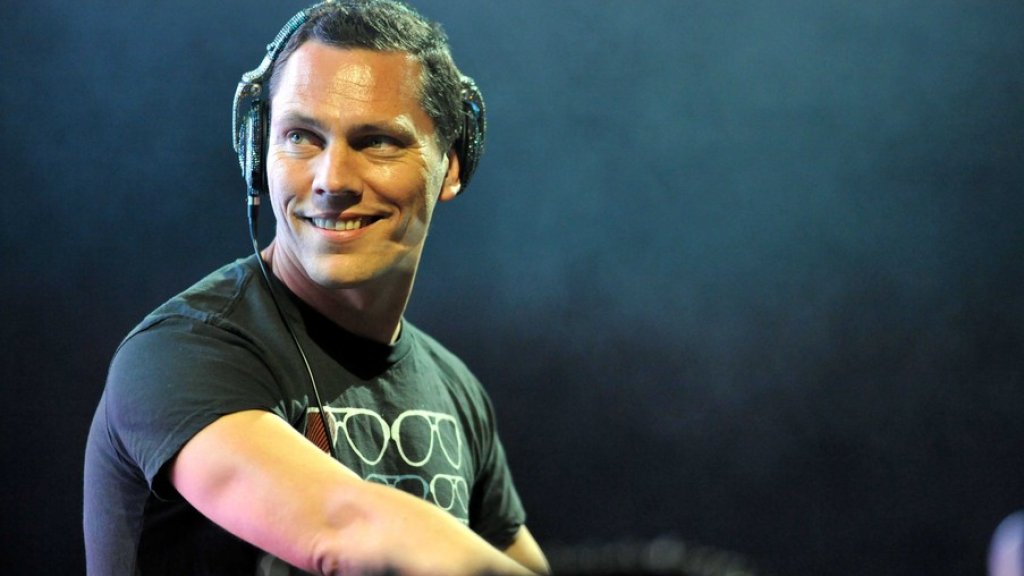 AVENCHES :  Tiesto performs during 20th Rock Oz'Arenes