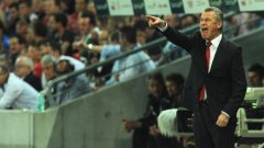 Германският треньор на Швейцария Отмар Хитцфелд е от малкото треньори, печелили Шампионската лига с два различни отбора - Борусия (Дортмунд) и Байерн