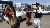 На летището в Кабул продължава да цари хаос