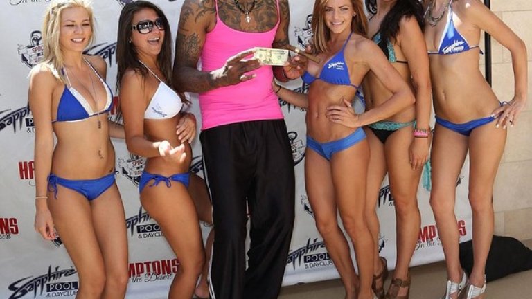 Да, розовото е неговият цвят.