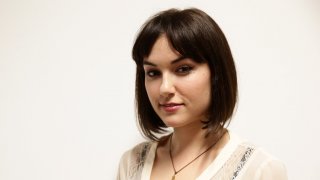 В момента тя се опитва да се отдалечи от филмовия бизнес колкото се може, повече