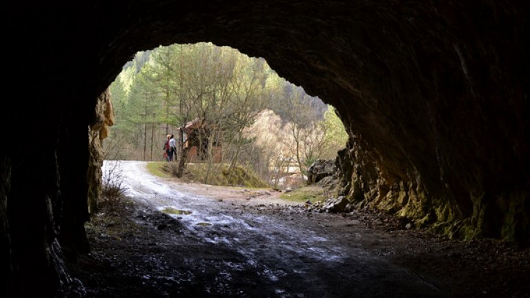 Според статистиките трънската околия е една от най-бързо обезлюдяващите части на България. И макар тук хората да са все по-малко, природни и исторически забележителности има в изобилие. Дали обаче те са достатъчни, за да видят местните светлината в тунела?