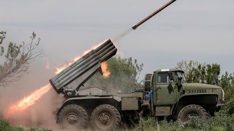 Атакувани са цели в Днипро и Запорожие
