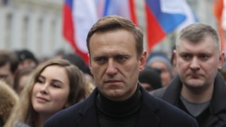 От четвъртък руският опозиционер е в кома, а неговите приближени смятат, че е отровен