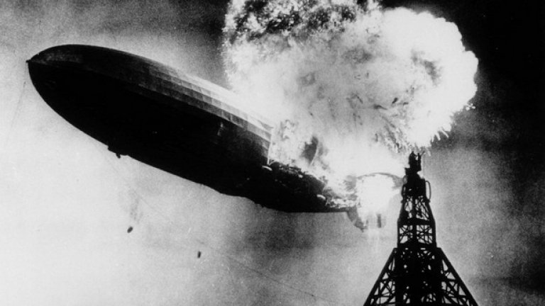 Когато известният цепелин Хинденберг избухва в пламъци и се разбива на земята в Ню Джърси на 6-ти май 1937 година, фотографите са там и правят серия незабравими снимки, които  остават в историята. С този взрив е отбелязан края на "цепелините" - тези огромни въздушни чудовища, измислени от германците през Първата световна война
