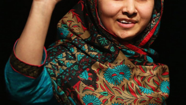 17-годишната Малала Юсафзай получи нобеловата награда за мир на 10 октомври заради борбата й за правата на младите момичета да получат образование. Тази нейна битка доведе и до опита за убийство на момичето от талибани през 2012 година.